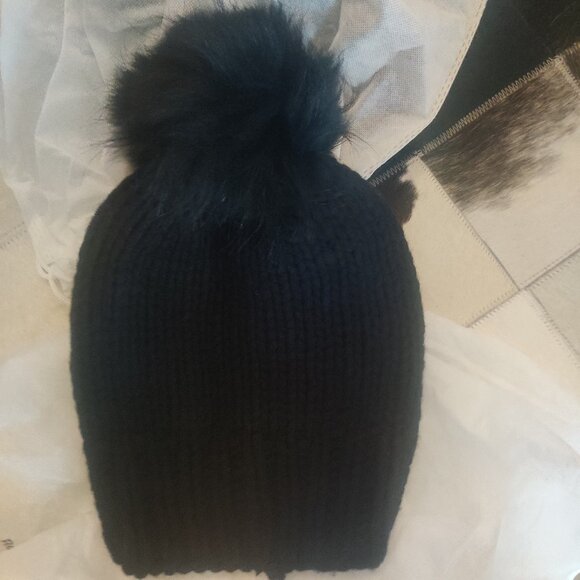 fENDI MONSTER EYES KNIT FUR HAT BEANIE OS New - Picture 5 of 5